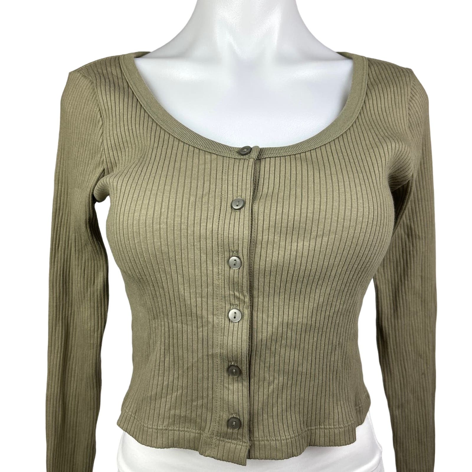 Uniqlo Women's Olive Green Ribbed Knit Scoop Neck Button Up Cropped Top Size S - Image 4