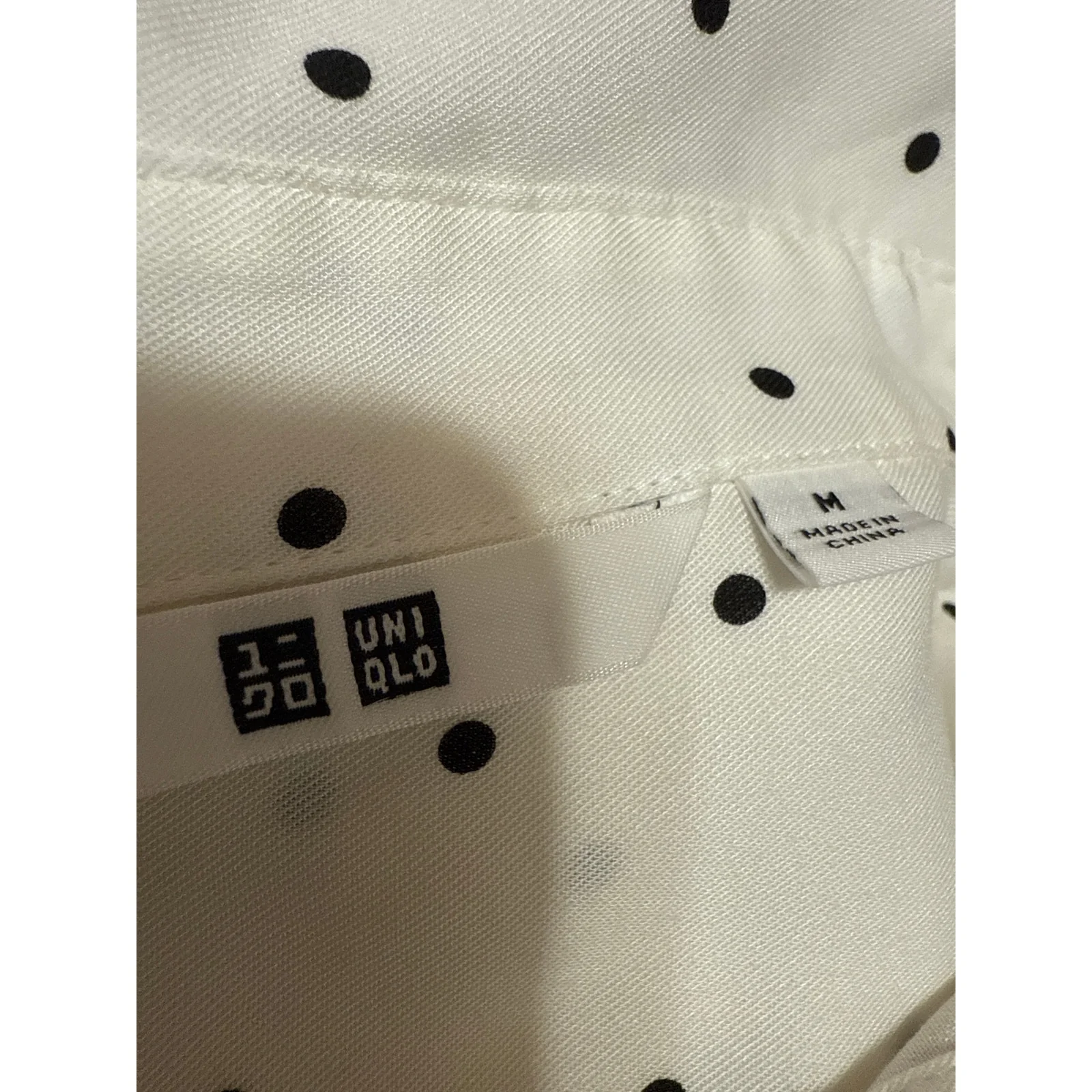 Uniqlo Women's White Polka Dot Long Sleeve Button Down Shirt Blouse Top Size M - Image 3