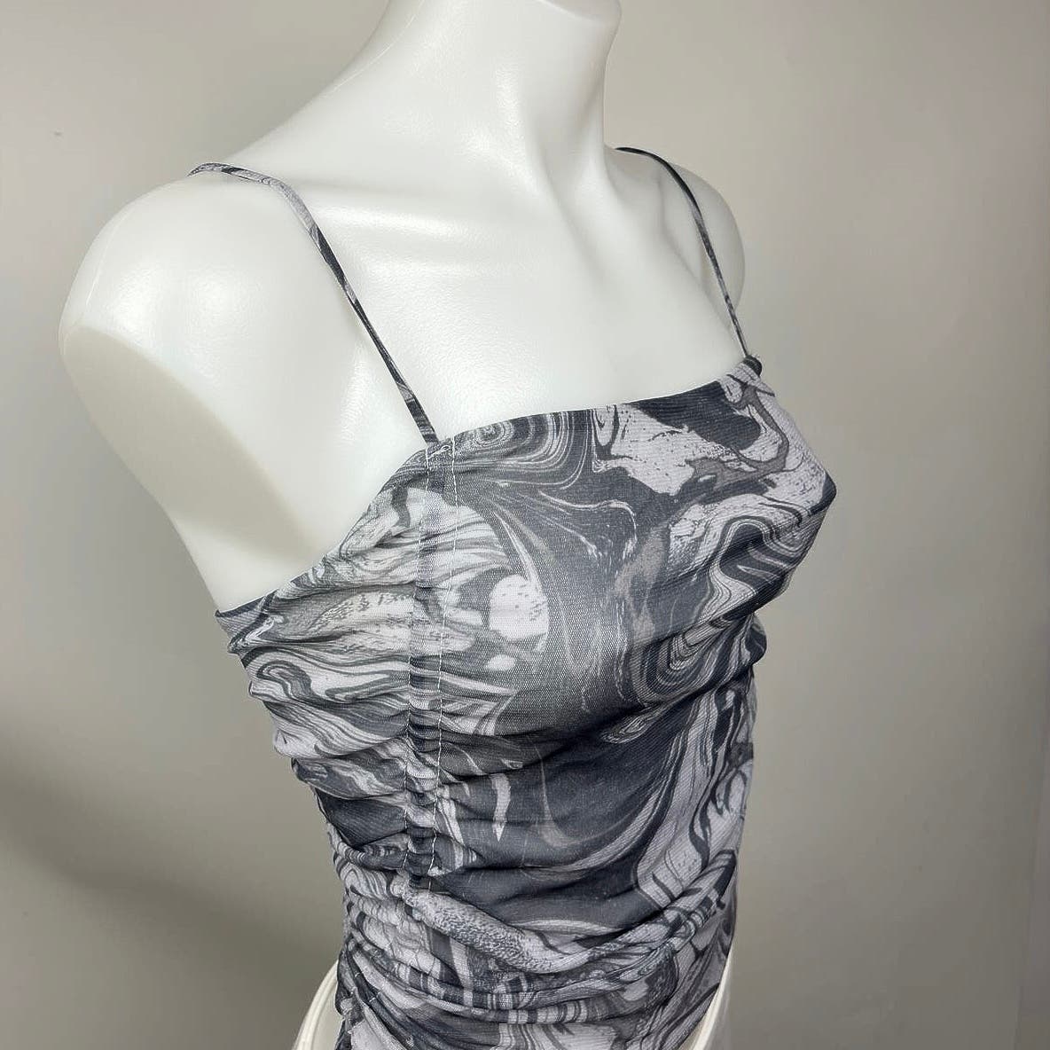 Urban Outfitters Grey Marble Tie Dye Print Spaghetti Strap Ruched Crop Top Sz S - Image 5