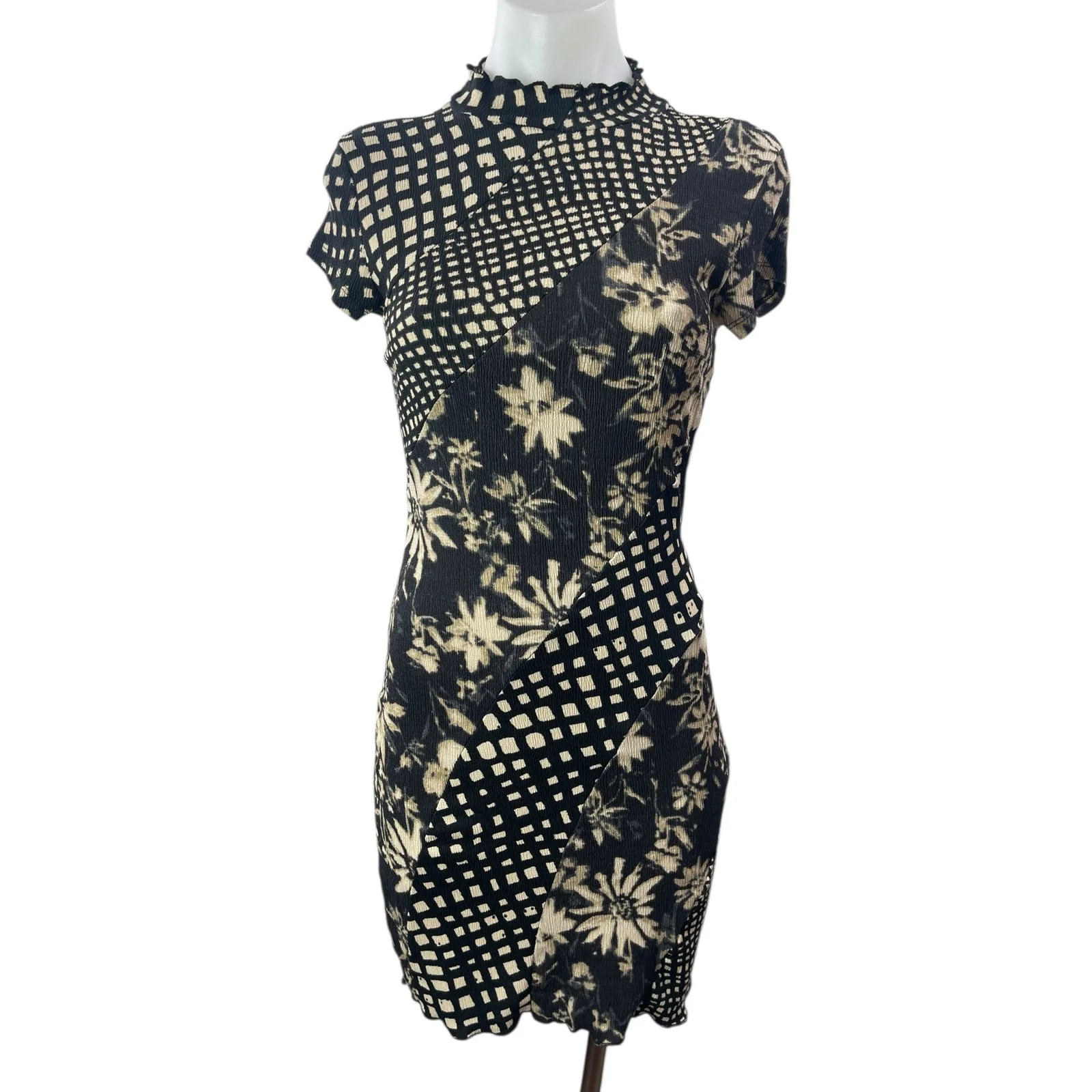 Urban Outfitters Nina Black Floral Short Sleeve Spliced Bodycon Mini Dress Sz S