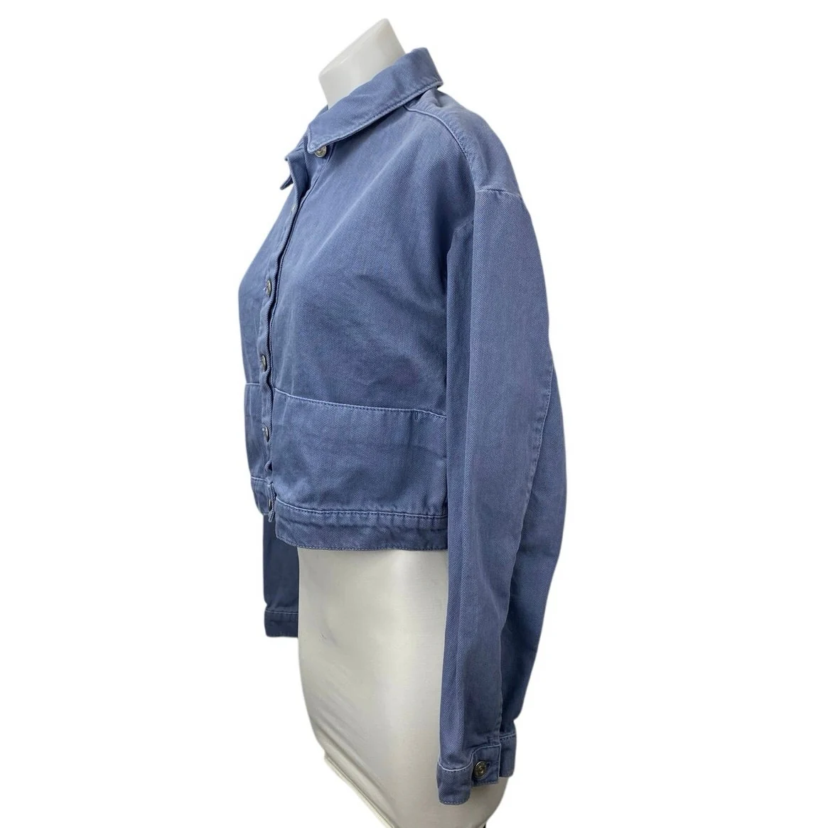 Urban Outfitters Women's Blue Collar Button Down Long Sleeve Crop Denim Jacket M - Image 2