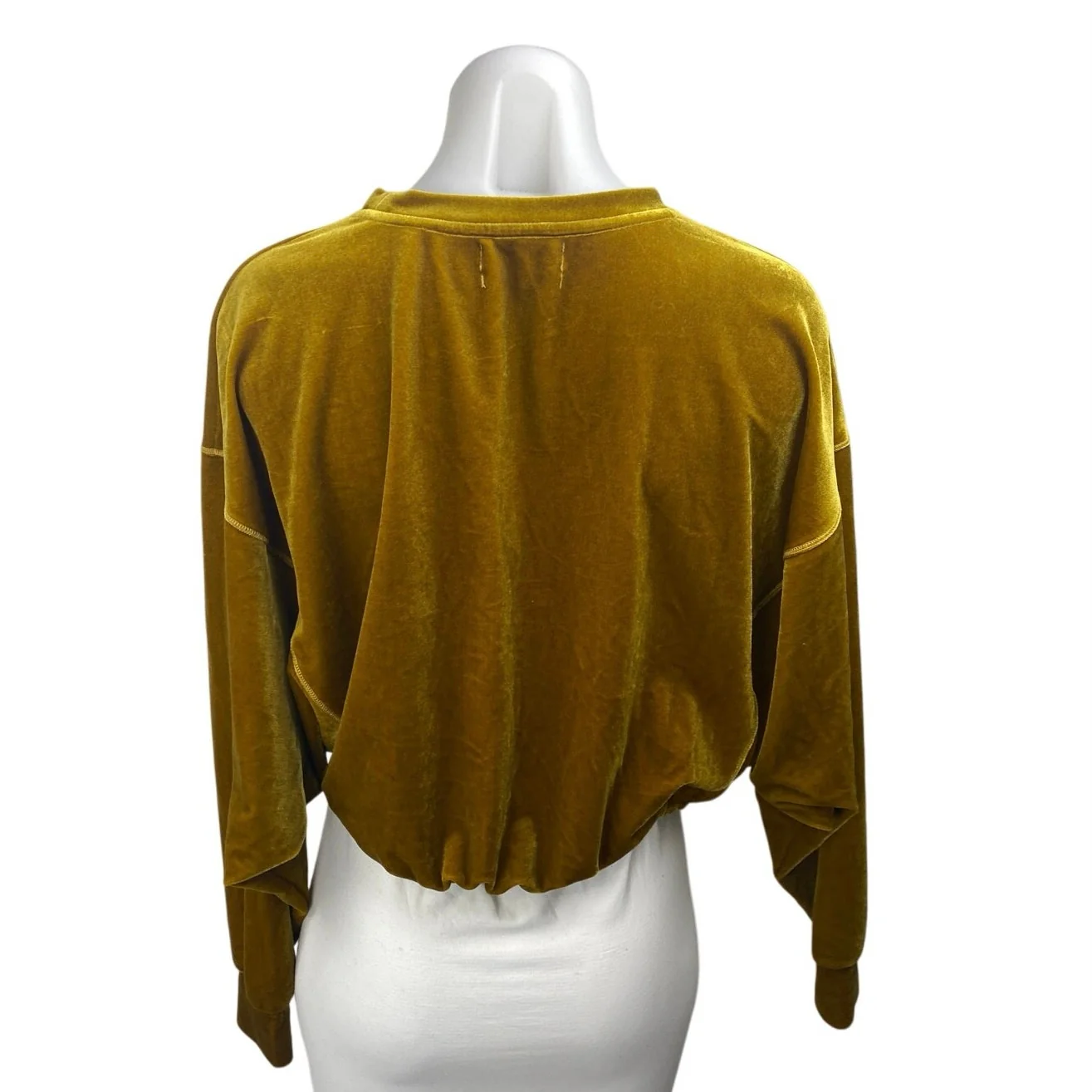 Urban Outfitters Women's Gold Velvet Velour Long Sleeve Cropped Sweatshirt XS - Image 2