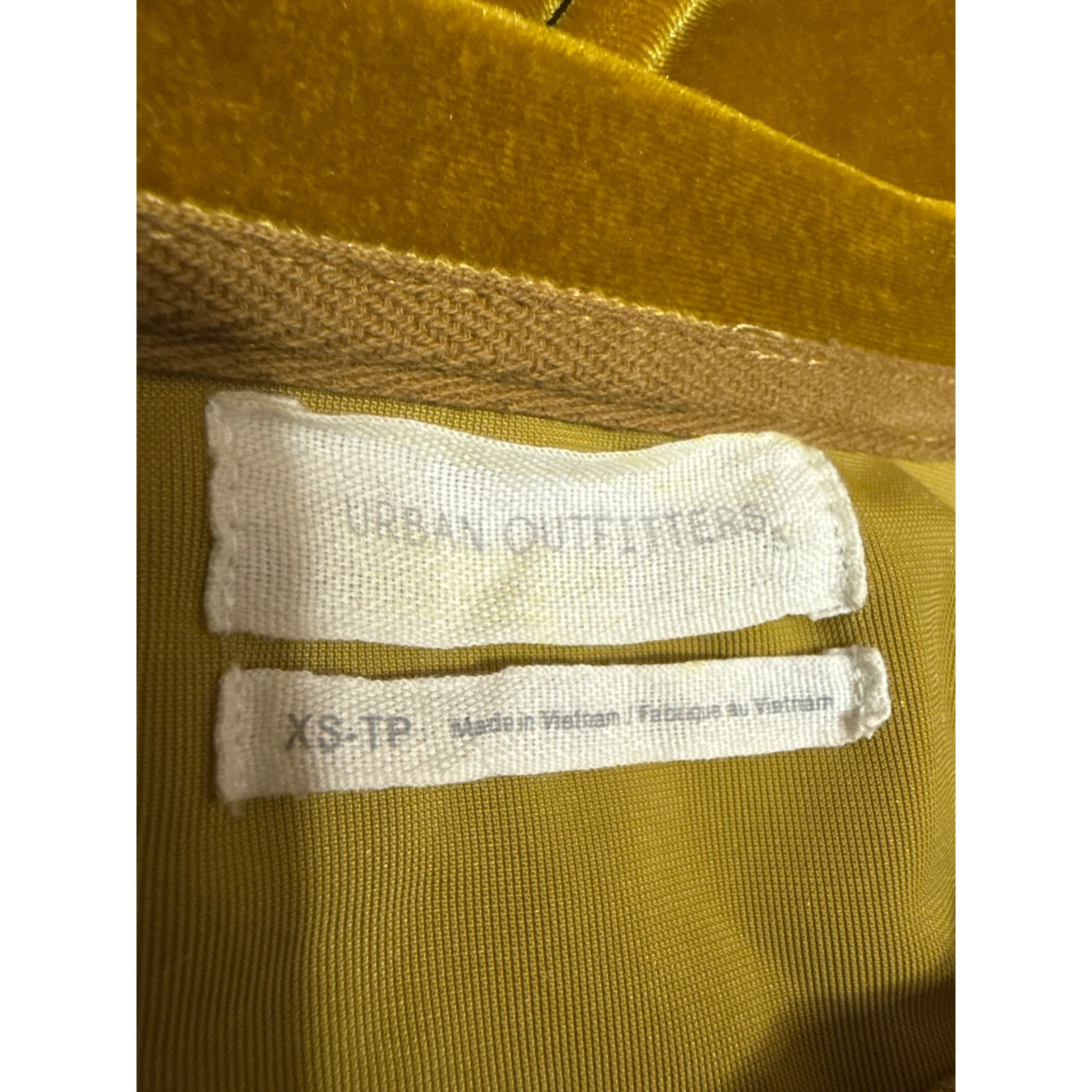 Urban Outfitters Women's Gold Velvet Velour Long Sleeve Cropped Sweatshirt XS - Image 3