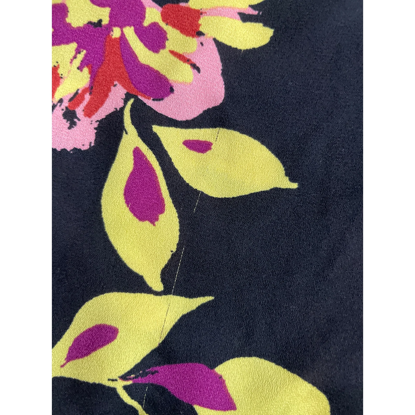 Who What Wear Women's Black Floral Short Sleeve Crew Neck Blouse Top Size XS - Image 6