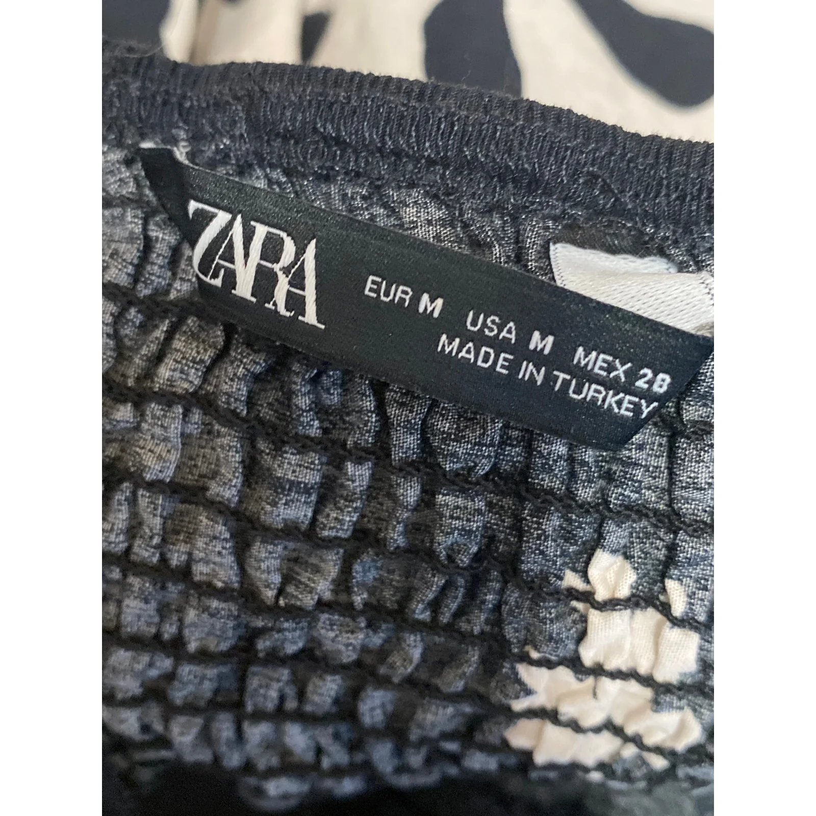 Zara Women's Black Floral Smocked Sleeveless Flare Peplum Camisole Tank Top Sz M - Image 5