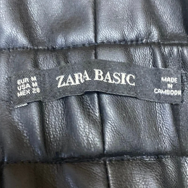 Zara Women's Black High Rise Tie Waist Faux Leather Vegan Paperbag Shorts Size M - Image 4