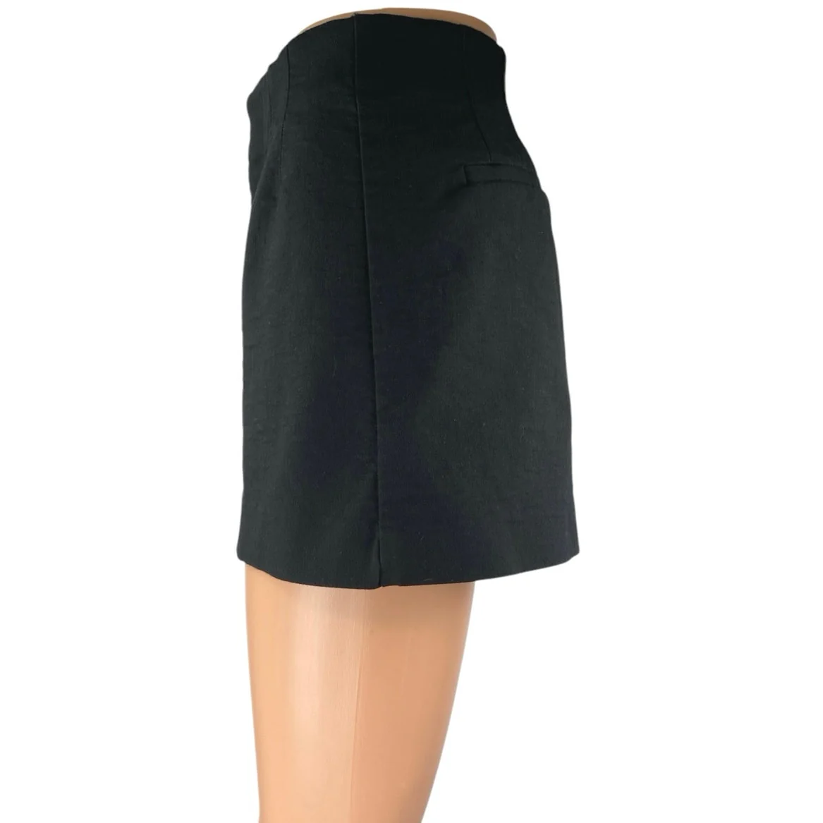 Zara Women's Black High Waisted Wide Leg Zipper Pockets Mini Shorts Size XS - Image 2