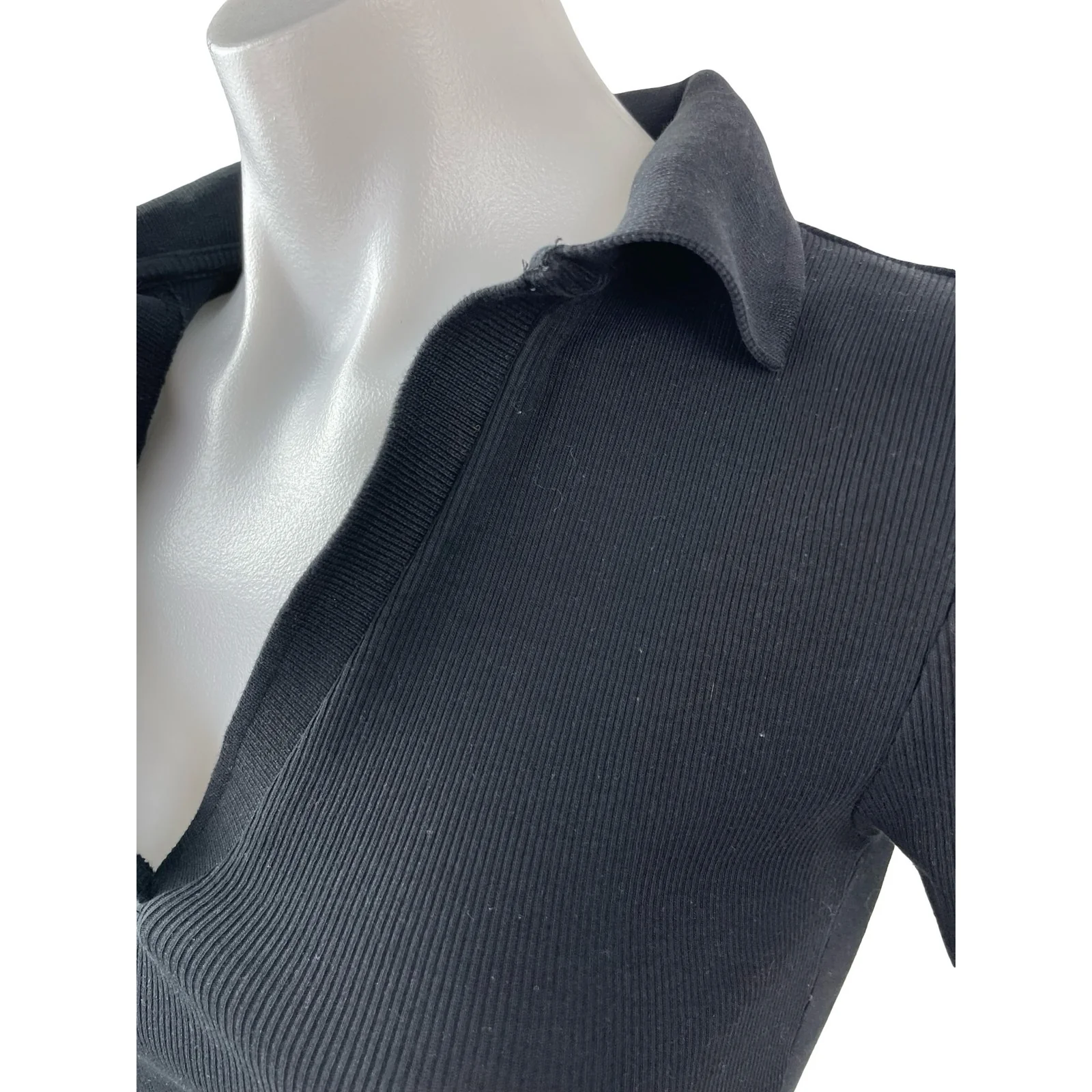 Zara Women's Black Ribbed Knit Short Sleeve V Neck Collared Polo Crop Top Size S - Image 3