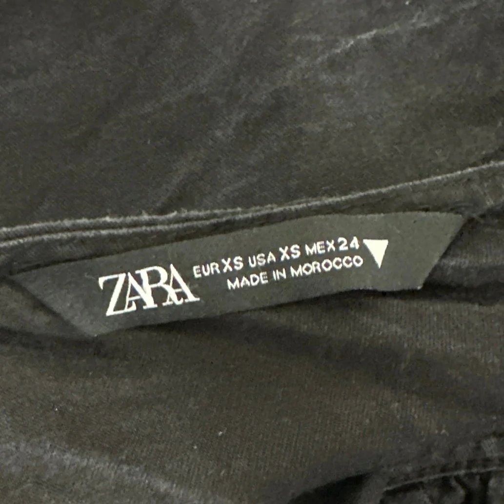 Zara Women's Black Sleeveless Halter Plunging Open Back Blouse Top Size XS - Image 3