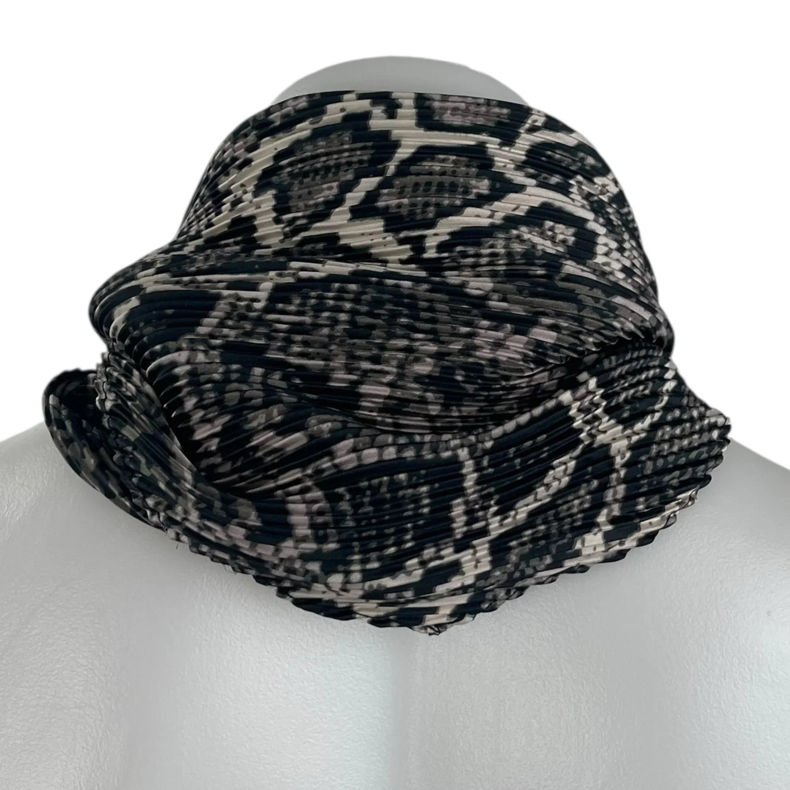 Zara Women's Black Snakeskin Animal Print Pleated Shawl Neck Scarf Wrap OS - Image 2