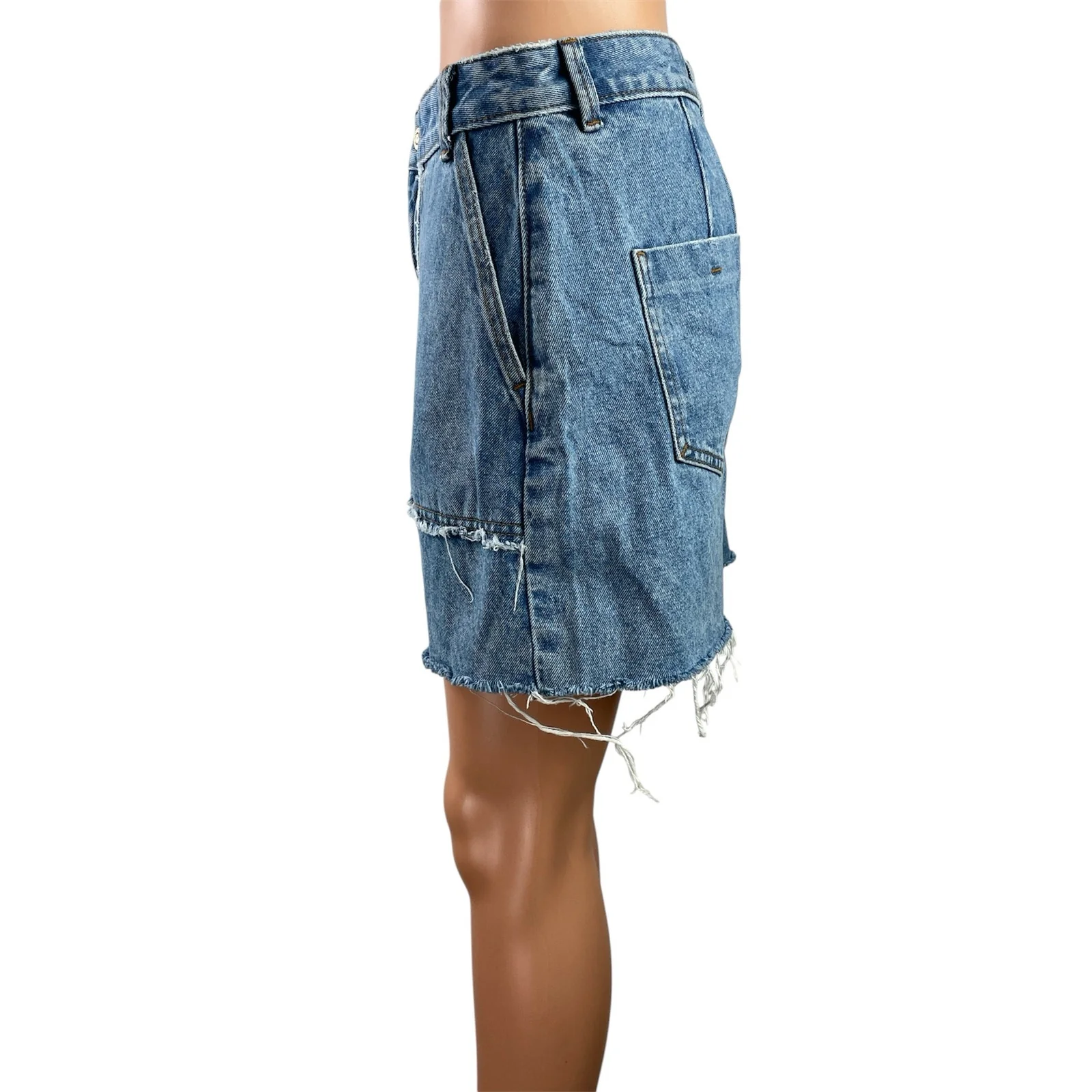 Zara Women's Blue Denim Distressed Frayed Raw Hem Patch Pocket Jean Shorts Sz 6 - Image 2