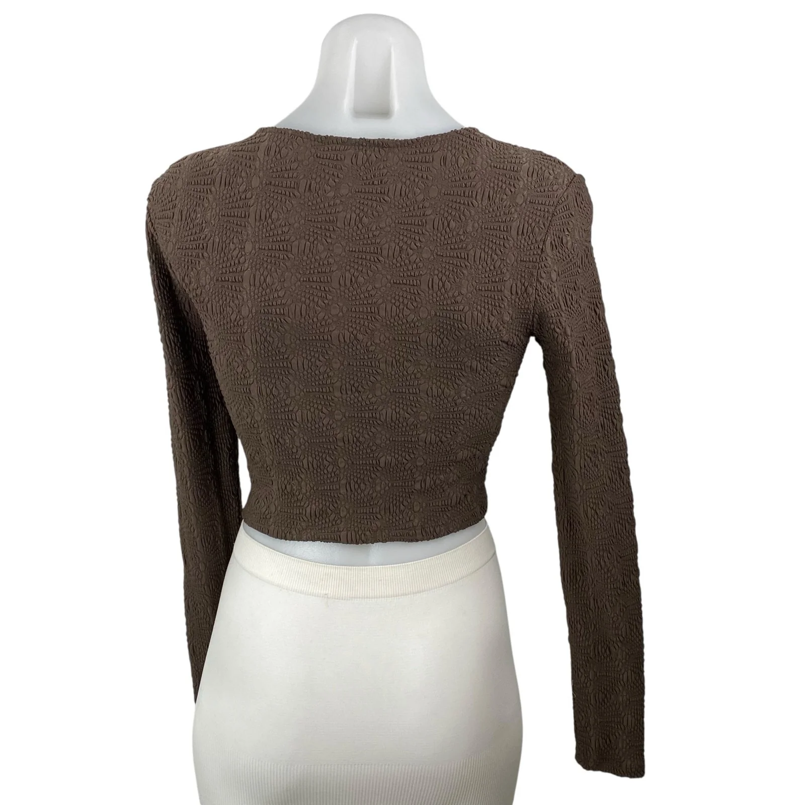 Zara Women's Brown Embossed Textured Long Sleeve Knit Round Neck Crop Top Size M - Image 4