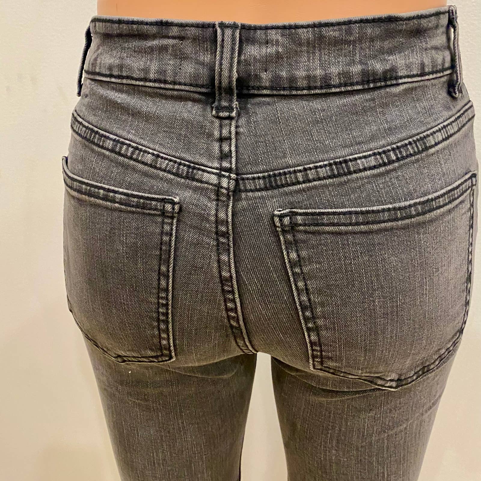 Zara Womens Denim Jeans - High Rise Slim Straight Flare Bottoms - Stretch - Gray Wash- Raw Hem - Size 2 - Image 6