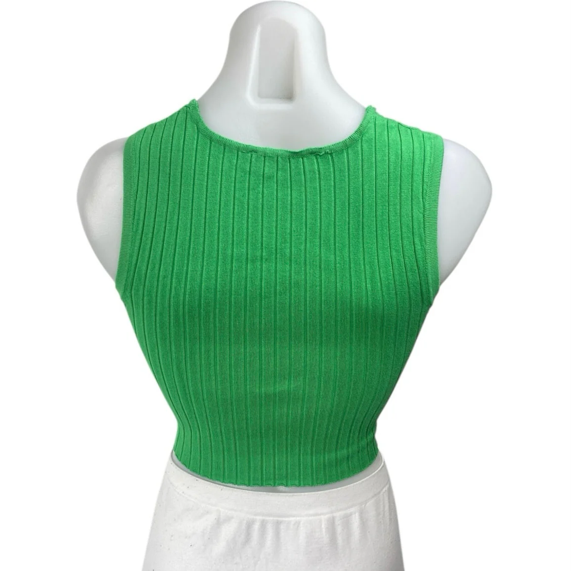 Zara Women's Green Sleeveless Crew Neck Ribbed Knit Sweater Vest Crop Top Size S - Image 2
