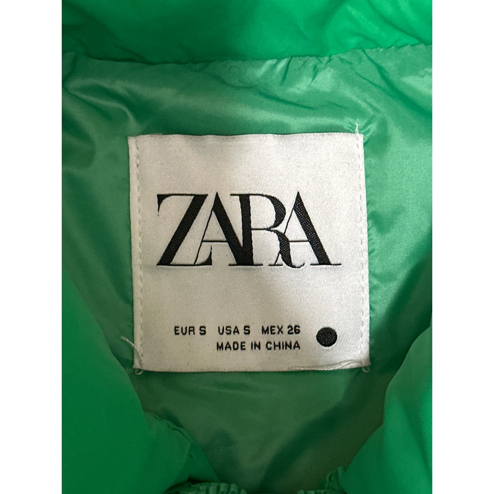 Zara Women's Green Sleeveless Quilted Puffer Zip Up High Neck Vest Jacket Size S - Image 4