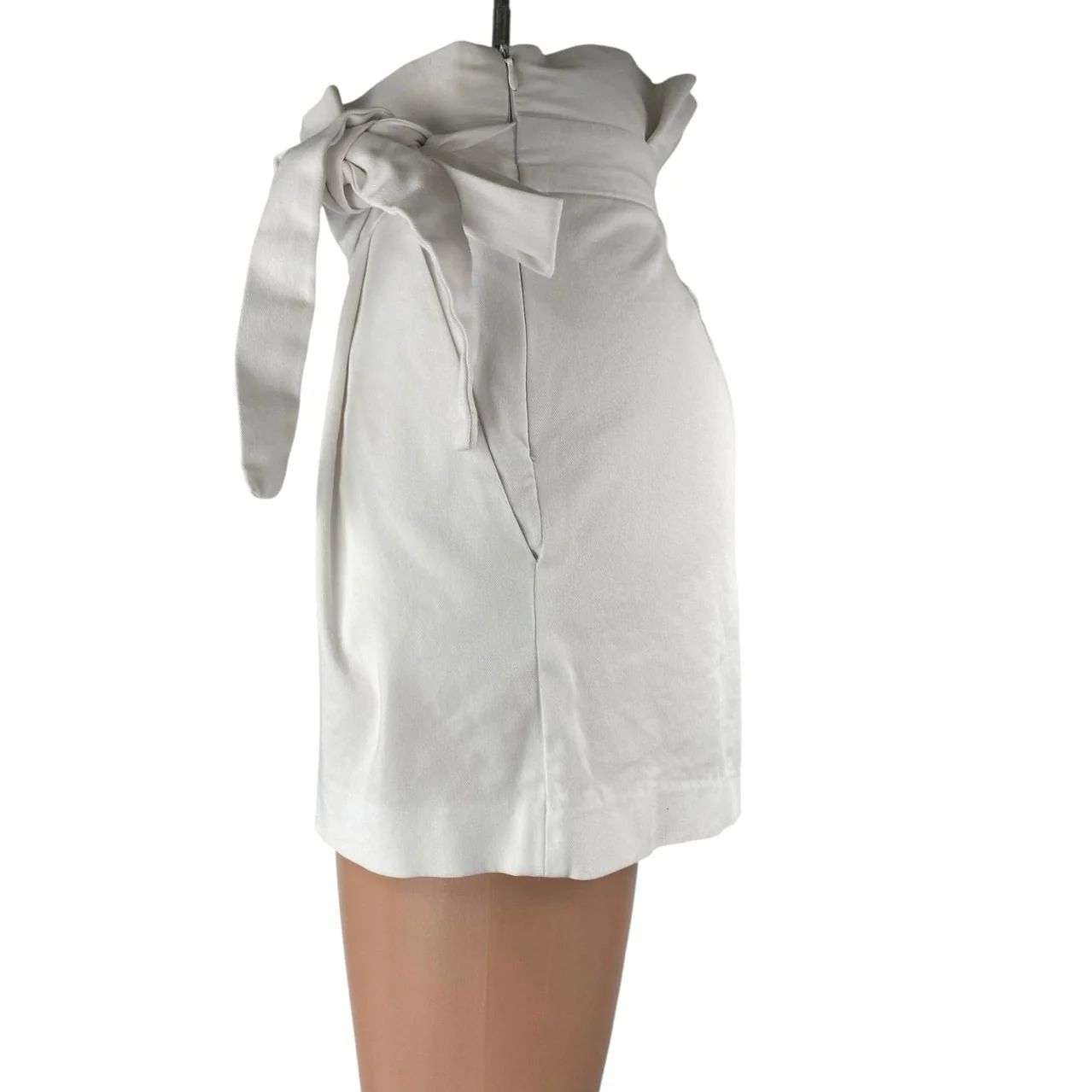 Zara Women's White High Waisted Tie Waist Paperbag Casual Mini Shorts Size XS - Image 2